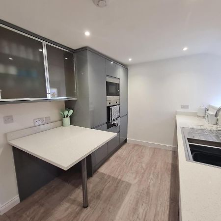 Perfect Location 3 Bed Serviced Apartment With Bike Storage For Bpw. Close To Brecon Beacons Мертір-Тідвіл Екстер'єр фото