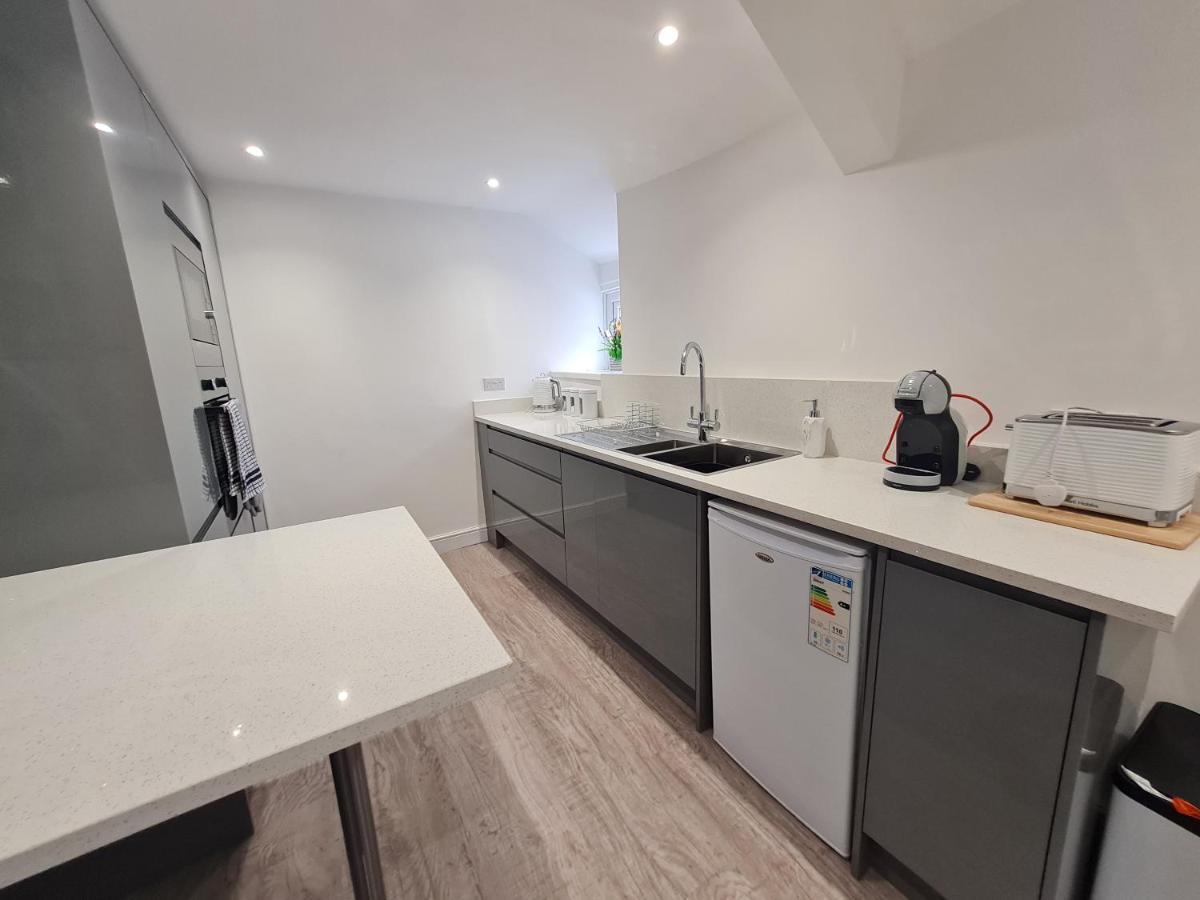 Perfect Location 3 Bed Serviced Apartment With Bike Storage For Bpw. Close To Brecon Beacons Мертір-Тідвіл Екстер'єр фото