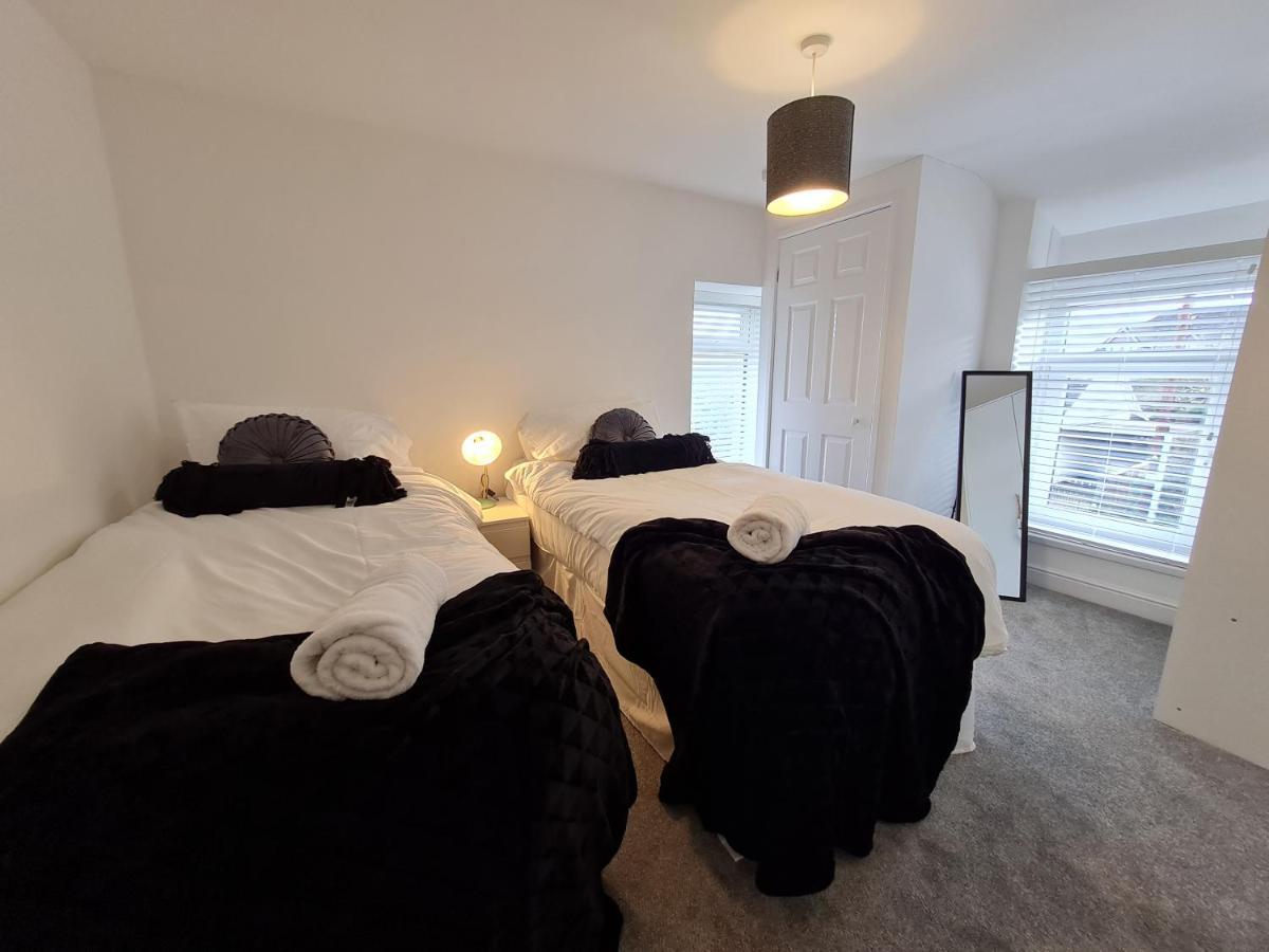 Perfect Location 3 Bed Serviced Apartment With Bike Storage For Bpw. Close To Brecon Beacons Мертір-Тідвіл Екстер'єр фото